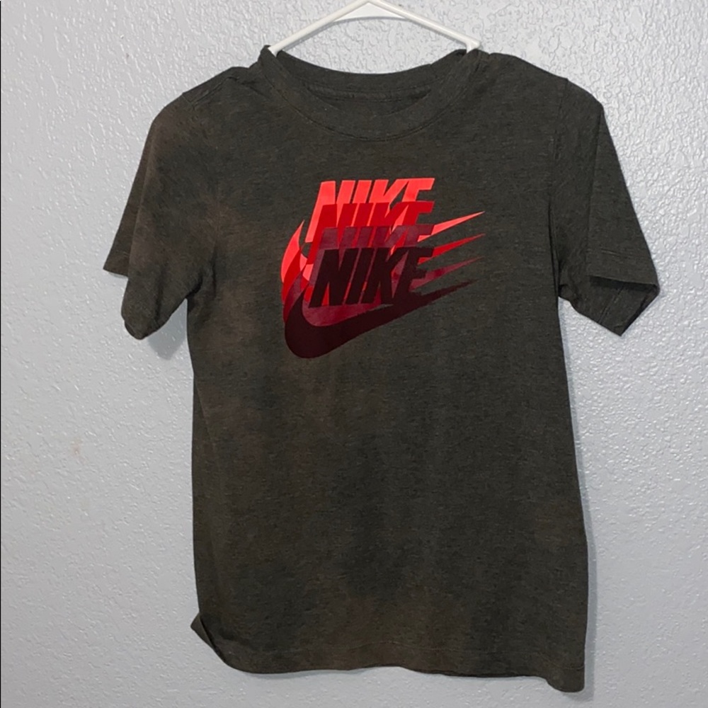 Grey Nike T-shirt
